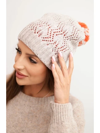 Dámská zimní čepice s vlnou v ozdobném pletení s bambulí K467 béžová