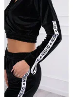 Velurová souprava s nápisem Queen black