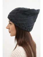 Dámská zimní čepice s ozdobným pletením a klasickým střihem K372 grafitová