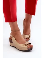 Dámské lehké sandály na klínu Pohodlná obuv Béžová Efravia