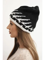 Dámská zimní čepice z vlny s geometrickým vzorem a kamínky K469 černá