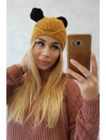 Fleecová čepice 2 bambulky K291 hořčice