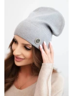 Dámská čepice z modalu a viskózy s ozdobným knoflíkem šedá
