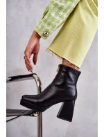 Dámské kozačky na robustních podpatcích se zipem černá Carrera