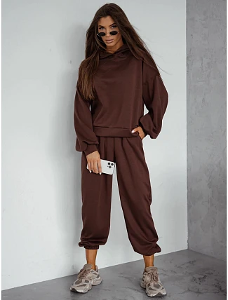 Dámská tepláková souprava „Masełko“ s kapucí v čokoládové barvě FashionStreet AY1212 Dámská tepláková souprava „Masełko“ s kapucí v čokoládové barvě FashionStreet AY1212