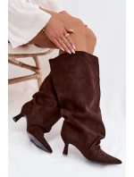 Kozačky s širokým horním lemem a rýhami na podpatku Harela