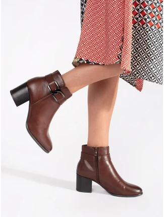 Moderní kotníčkové boty dámské hnědé na širokém podpatku Moderní kotníčkové boty dámské hnědé na širokém podpatku