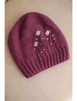 Dámská zimní čepice s vlnou zdobená flitry a pletením K473 tmavě fialová