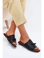 Dámské pantofle na plochém podpatku s ozdobným vázáním černé Norela Dámské pantofle na plochém podpatku s ozdobným vázáním černé Norela