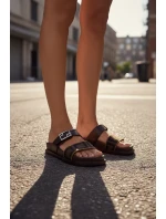 Dámské pantofle s zlatým sponou hnědé Fiorisse