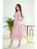 Dámské šifonové midi šaty ve špinavě růžové barvě s výstřihem a volánkem 304-1