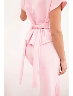 Dámský komplet z jemného lesklého materiálu s halenkou s krátkým rukávem a širokými nohavicemi bonbónově růžová
