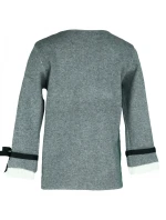 Dámský svetr na rukávech zdobený bílým plisovaným volánkem a černou stužkou SW 0202 - Gemini Dámský svetr na rukávech zdobený bílým plisovaným volánkem a černou stužkou SW 0202 - Gemini