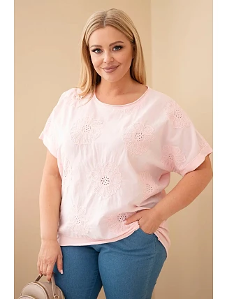 Dámská bavlněná halenka Plus Size s vyšívanými květinami cukrově růžová Dámská bavlněná halenka Plus Size s vyšívanými květinami cukrově růžová