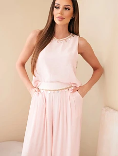 Dámský komplet z viskózy s tílkem bez rukávů a širokými kalhotami s ozdobným zakončením pudrově růžová