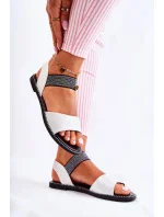 Klasický kožené sandály s cvočky Stříbrná Shelly