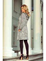 Teplý dámský přehoz s kapucí, kapsami a vzorem "město" model 6376504