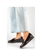 Dámské lakované polobotky na podpatku černé 24-58266B