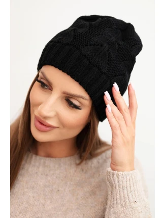 Dámská zimní čepice s vlnou a strukturální pleteninou K432 černá