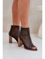 Sandály Na Podpatku S Holení Černé Taniffia