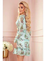 421-2 Šifonové šaty s volánky a širokou gumou - KVĚTINY na zeleném pozadí