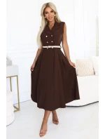 596-4 Elegantní midi košilka se zlatými knoflíky a páskem - CHOCOLATE