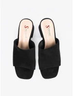 Zajímavé černé dámské nazouváky na širokém podpatku Zajímavé černé dámské nazouváky na širokém podpatku