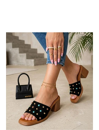 Klapky na podpatku model 229775 Solea Klapky na podpatku model 229775 Solea