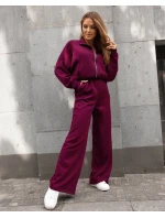 Dámský komplet ve vínové bordó barvě - mikina se stojáčkem a široké kalhoty (821109) Dámský komplet ve vínové bordó barvě - mikina se stojáčkem a široké kalhoty (821109)