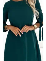 195-11 ALICE Trapézové šaty s mašlemi - BOTTLE GREEN 195-11 ALICE Trapézové šaty s mašlemi - BOTTLE GREEN