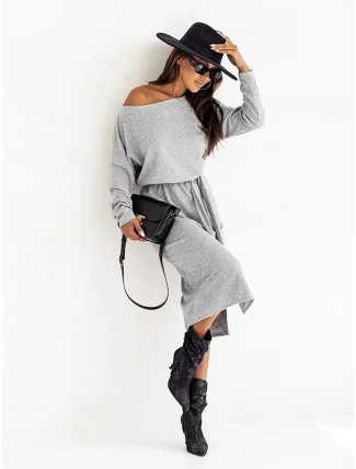 Elegantní šedé dámské midi šaty s páskem (82137) Elegantní šedé dámské midi šaty s páskem (82137)