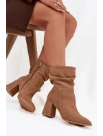 Dámské zateplené kotníkové boty z přírodního semiše na sloupkovém podpatku – béžové