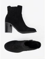 Praktické  kotníčkové boty černé dámské na širokém podpatku