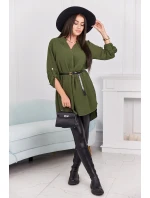 Šaty s delšími zády a pásem khaki