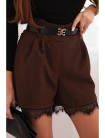 Dámské viskózové šortky s krajkou a páskem hnědé