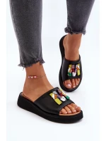 Dámské kožené žabky s ozdobou černé Asames Dámské kožené žabky s ozdobou černé Asames