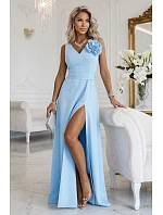 669-2 Svatební maxi šaty s květinou na rameni a rozparkem - modré