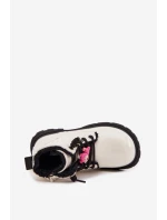 Zateplené dětské lakované botky s přívěskem „Miś“ – bílé Jovellea