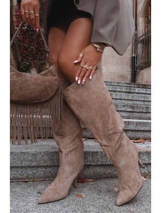 Dámské kozačky na jehlovém podpatku z ECO semiše Noretta – béžové Dámské kozačky na jehlovém podpatku z ECO semiše Noretta – béžové