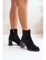Zateplené dámské boty na podpatku se zdobením černé D&A MR880-130 Zateplené dámské boty na podpatku se zdobením černé D&A MR880-130