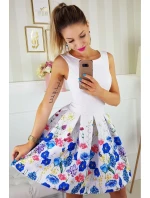 Dámské společenské šaty bez rukávů se skládanou sukní a páskem bílé - Bílá / 40 - Bicotone Dámské společenské šaty bez rukávů se skládanou sukní a páskem bílé - Bílá / 40 - Bicotone