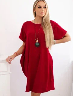 Šaty s kapsami a přívěskem Burgundsko