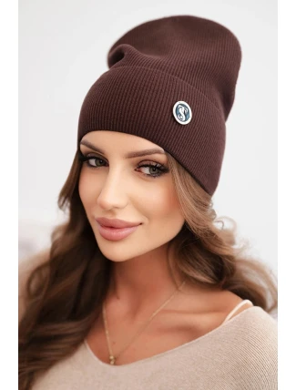 Dámská čepice z modalu a viskózy s ozdobným knoflíkem hnědá