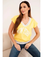 Dámská bavlněná blůza s výstřihem do V a potiskem NEW YORK žlutá