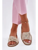 Dámské sandály na plochém podpatku s ozdobným detailem S.Barski KV51-080 zlaté