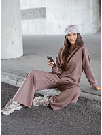 Dámská tepláková souprava v barvě cappuccino od FashionStreet AY1209 Dámská tepláková souprava v barvě cappuccino od FashionStreet AY1209