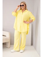 Dámský mušelínový komplet Plus Size s košilí zapínanou na knoflíky a kalhotami se širokými nohavicemi žlutý