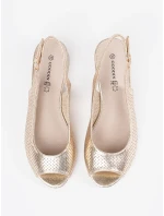 Trendy zlaté dámské  sandály Obcas