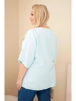 Dámská viskózová halenka Plus Size s krátkým rukávem a ozdobným šátkem mentolová Dámská viskózová halenka Plus Size s krátkým rukávem a ozdobným šátkem mentolová
