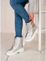 Stylové dámské šedo-stříbrné sněhule na plochém podpatku Stylové dámské šedo-stříbrné sněhule na plochém podpatku